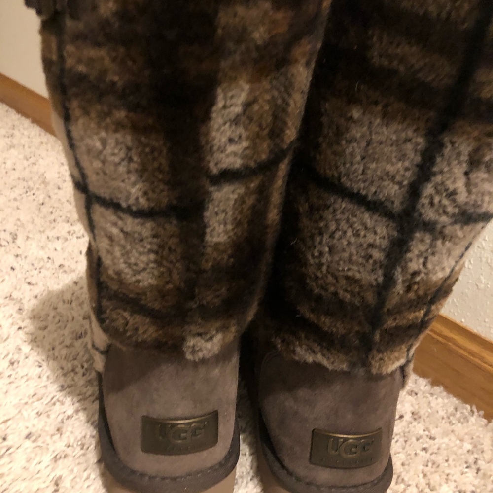 Ugg Boots - image 4